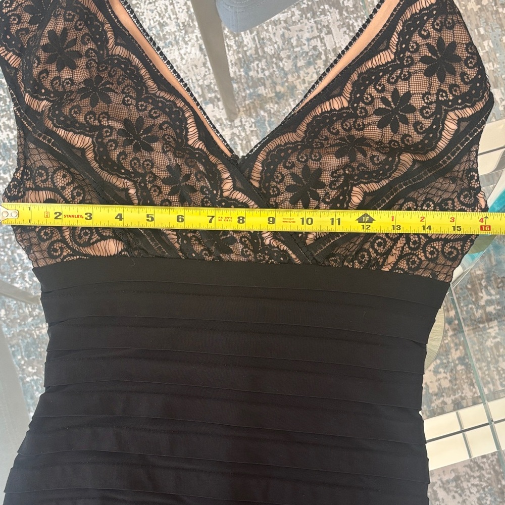 Adrianna Papell Black Lace & Shutter Pleat Dress Size 4 - Picture 13 of 14